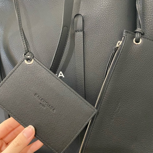 Balenciaga Everyday Tote Bag - Picture 5 of 8